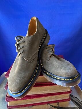 Dr. Martens olive green